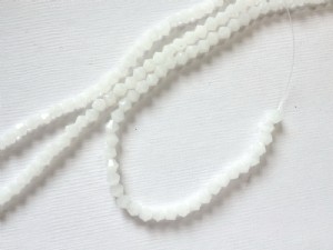 4mm角珠(瓷白)